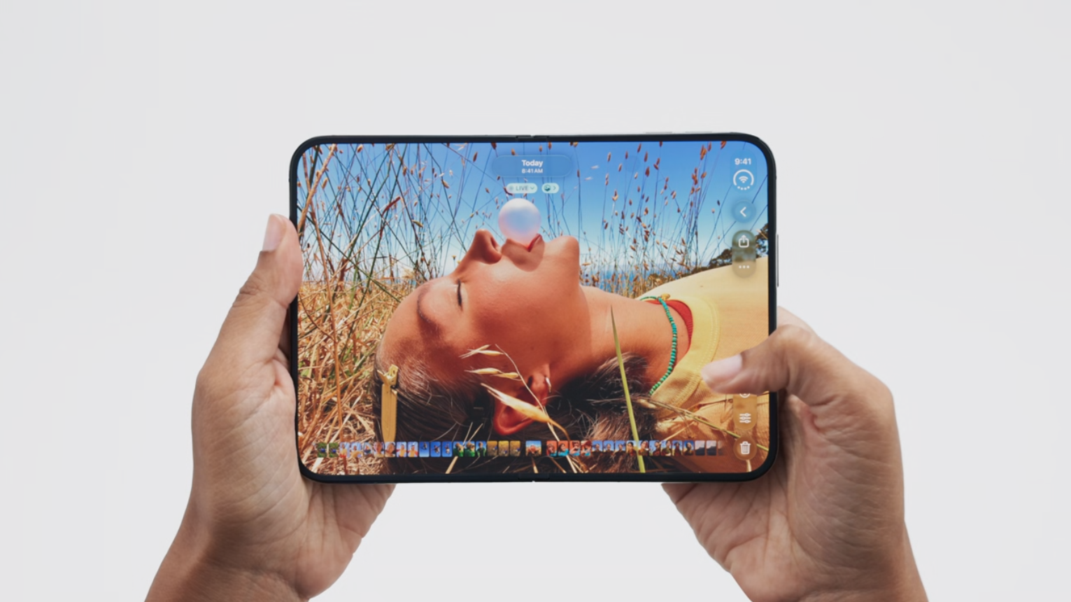 The iPhone Duo Might Be One of the First Foldables That’s Good For Gaming